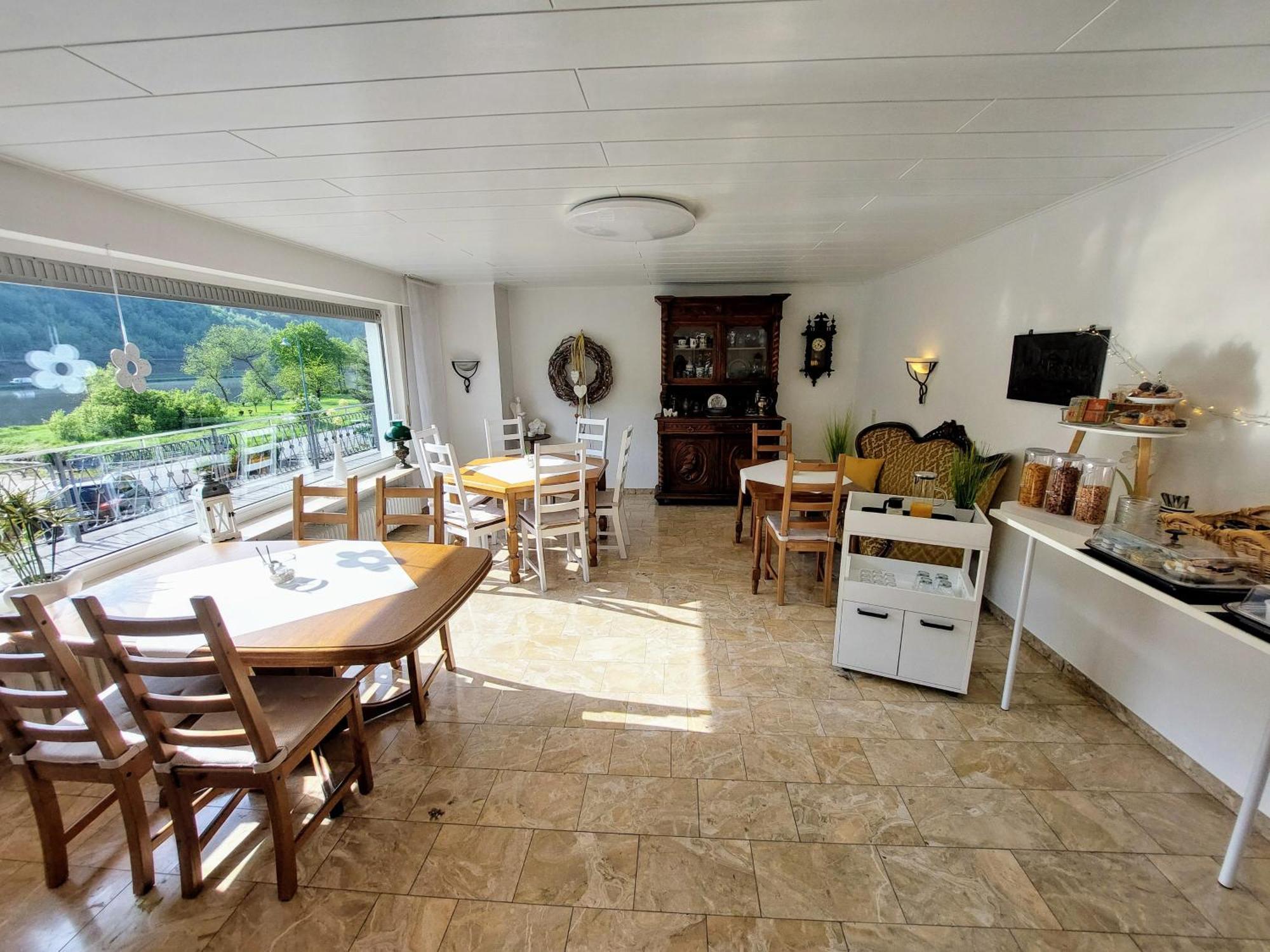 Pension Mosella, Gaestezimmer Sankt Aldegund Exterior photo